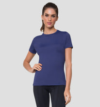 Indlæs billede i galleriet, Model Back: Uv Line Fitness Haut T-Shirt Uvpro Fem Navy Blue Upf50+

