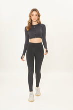 Indlæs billede i galleriet, Model Front: Uv Line Fitness Bas Legging Fit Aspen Black Upf50+

