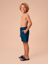 Indlæs billede i galleriet, Image 03: Uv Line Maillot De Bain Garçon Shorts Acqua Kids Pirates Fun Upf50+
