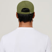 Indlæs billede i galleriet, Model Back: Uv Line Casquette Cap Uvpro Verde Militar Upf50+
