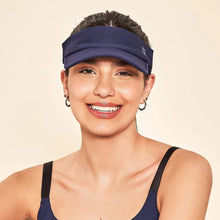 Indlæs billede i galleriet, Model Front: Uv Line Visière Elastic Visor Navy Blue Upf50+
