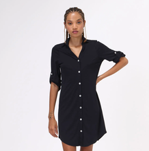 Indlæs billede i galleriet, Model Front: Uv Line Chemise Shirtdress Copenhagen Fem Black Upf50+
