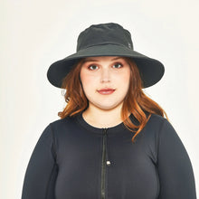 Indlæs billede i galleriet, Model Front: Uv Line Chapeau Souple/Capeline Hat Lyon Nac L Fem Black Upf50+

