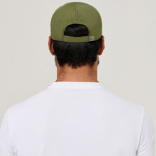 Indlæs billede i galleriet, Model Back: Uv Line Casquette Cap Uv Pro Masc Green Militar Upf50+
