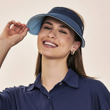 Indlæs billede i galleriet, Model Front: Uv Line Visière Visor Bali Fem Navy Light Blue Upf50+
