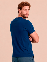 Indlæs billede i galleriet, Model Back: Uv Line T-Shirt Pour Homme T-Shirt Uvpro Masc Cobalt Upf50+

