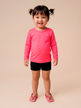Indlæs billede i galleriet, Model Front: Uv Line T-Shirt Longsleeve Baby Pink Fluor Upf50+
