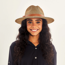 Indlæs billede i galleriet, Model Front: Uv Line Chapeau Fedora Hat Giovana Imp Fem Mescla Upf50+
