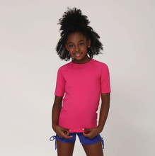 Indlæs billede i galleriet, Model Front: Uv Line T-Shirt Camiseta Kids Uvpro Mc Pink Upf50+

