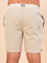 Indlæs billede i galleriet, Model Back: Uv Line Bermuda / Short Pour Homme Shorts Acqua Boxer Areia Upf50+
