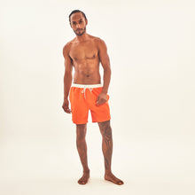 Indlæs billede i galleriet, Orange UPF50+ boxershorts
