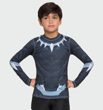 Indlæs billede i galleriet, Model Front: Uv Line T-Shirt Acqua Pantera Negra V20 Ml Inf Estampa
