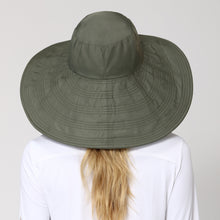Indlæs billede i galleriet, Model Back: Uv Line Chapeau Souple/Capeline Beverly Hills Verde Militar Upf50+

