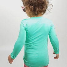 Indlæs billede i galleriet, Model Back: Uv Line T-Shirt Camiseta Baby Nina Verde Claro Upf50+
