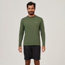 Indlæs billede i galleriet, Model Front: Uv Line T-Shirt Camiseta Uvpro Ml Verde Militar Upf50+
