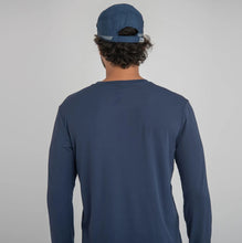Indlæs billede i galleriet, Model Back: Uv Line Casquette Cap New Fit Marinho Upf50+
