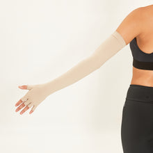 Indlæs billede i galleriet, Model Back: Uv Line Gants Extra Long Glove Chocolate Upf50+
