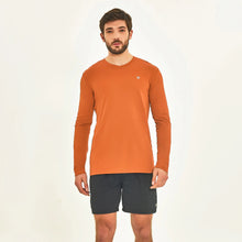 Indlæs billede i galleriet, Model Front: Uv Line T-Shirt Pour Homme Longsleeve Sport Fit Caramelo
