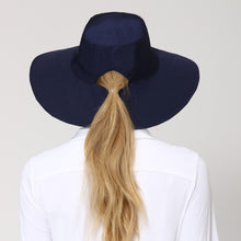 Indlæs billede i galleriet, Model Back: Uv Line Chapeau Souple/Capeline San Diego Marinho Oceano Upf50+
