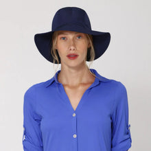 Indlæs billede i galleriet, Model Front: Uv Line Chapeau Souple/Capeline San Remo Fpu50+ Hat Navy Blue Uv

