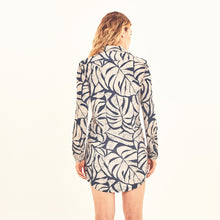 Indlæs billede i galleriet, Model Back: Uv Line Chemise Shirtdress Costela Aco Off White Upf50+
