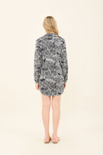 Indlæs billede i galleriet, Model Back: Uv Line Chemise Shirtdress Dalia Marinho Upf50+
