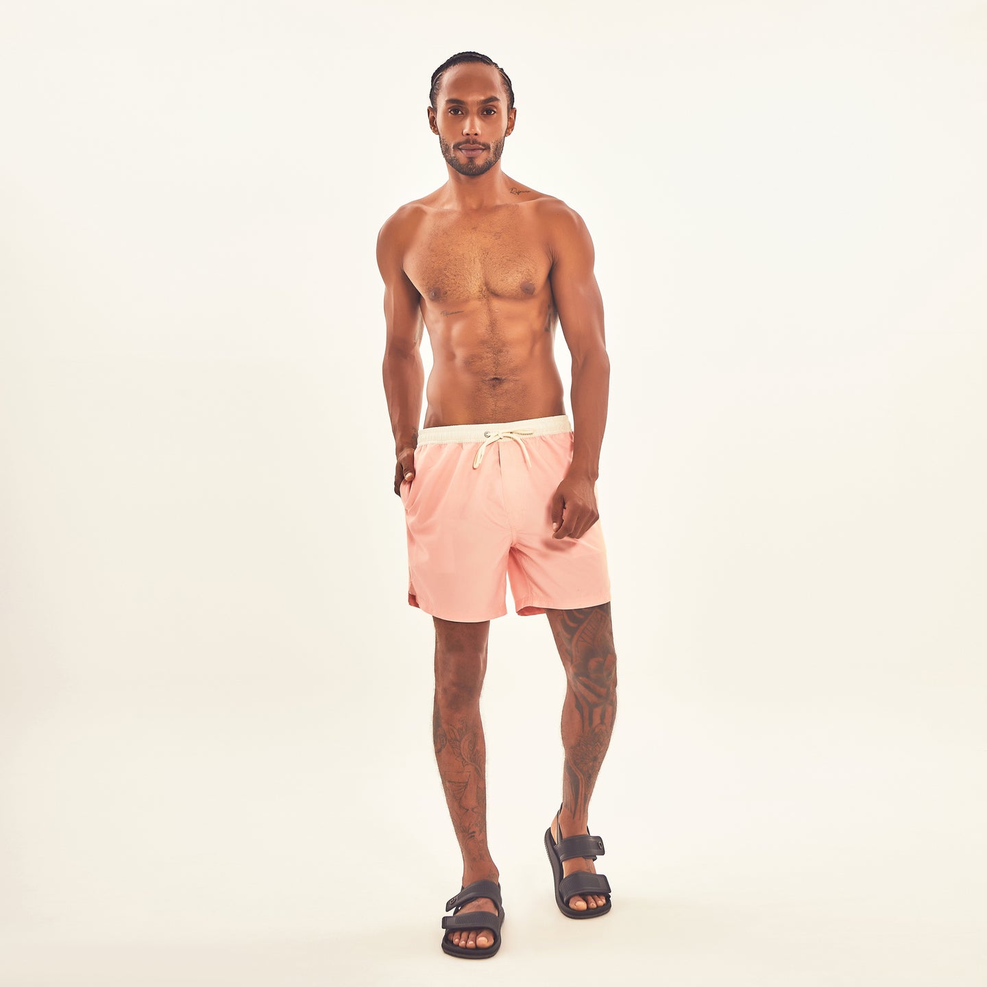 Model Front: Uv Line Bermuda / Short Pour Homme Shorts Boxer Rose Upf50+