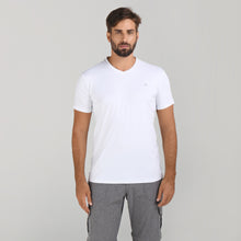 Indlæs billede i galleriet, Model Front: Uv Line Fitness Haut Sport Fit Mas Branco Upf50+
