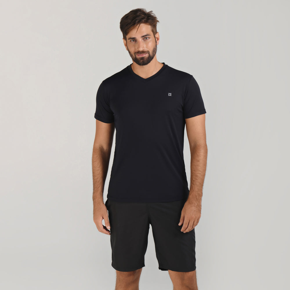 Model Front: Uv Line Fitness Haut Sport Fit Mas Preto Upf50+