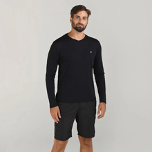 Indlæs billede i galleriet, Model Front: Uv Line Fitness Haut Sport Fit Ml Preto Msc
