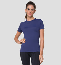 Indlæs billede i galleriet, Model Back: Uv Line Fitness Haut Uvpro Br Mc Marinho Fem
