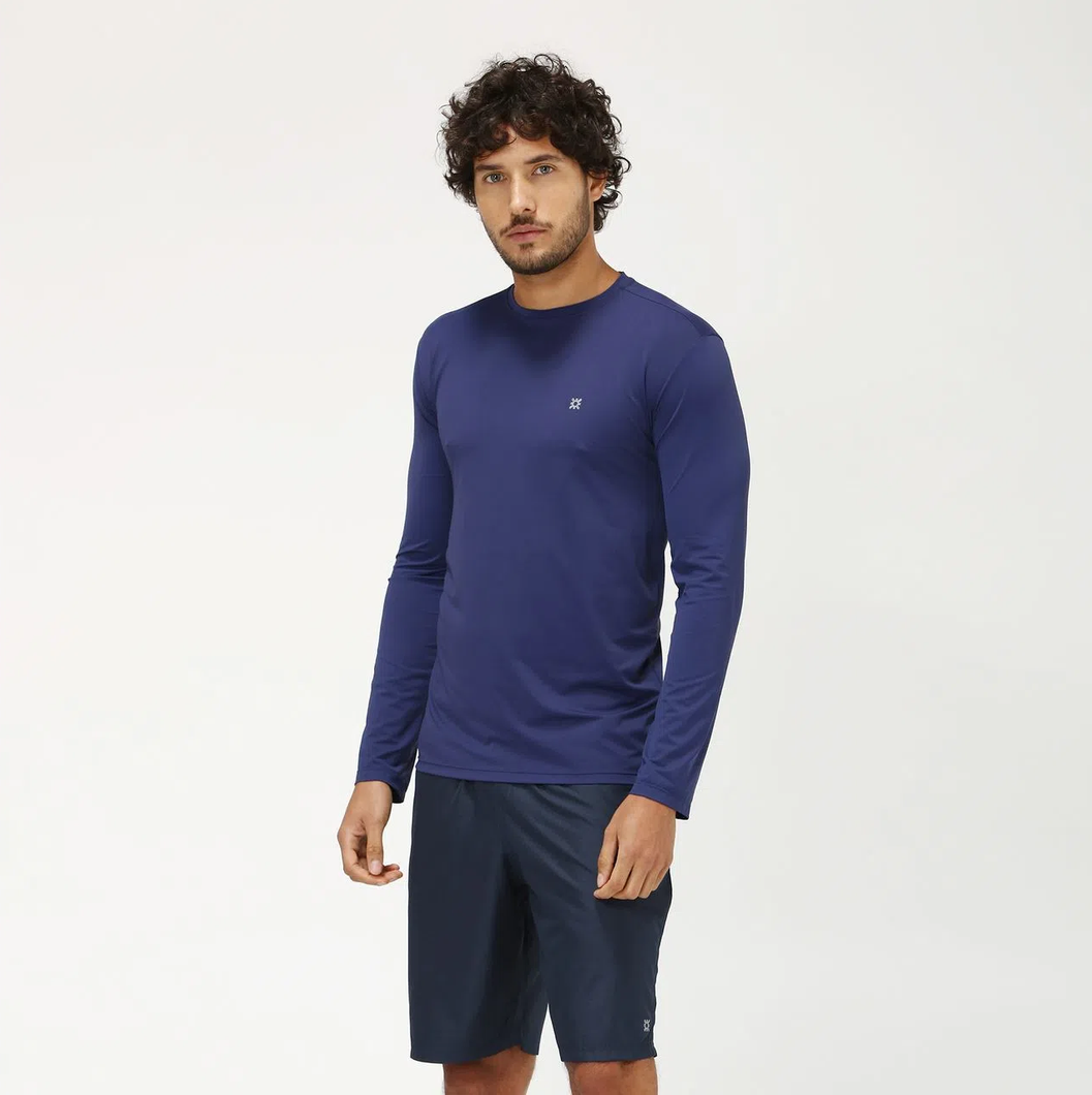 Model Front: Uv Line T-Shirt Uvpro Br Ml Marinho Msc