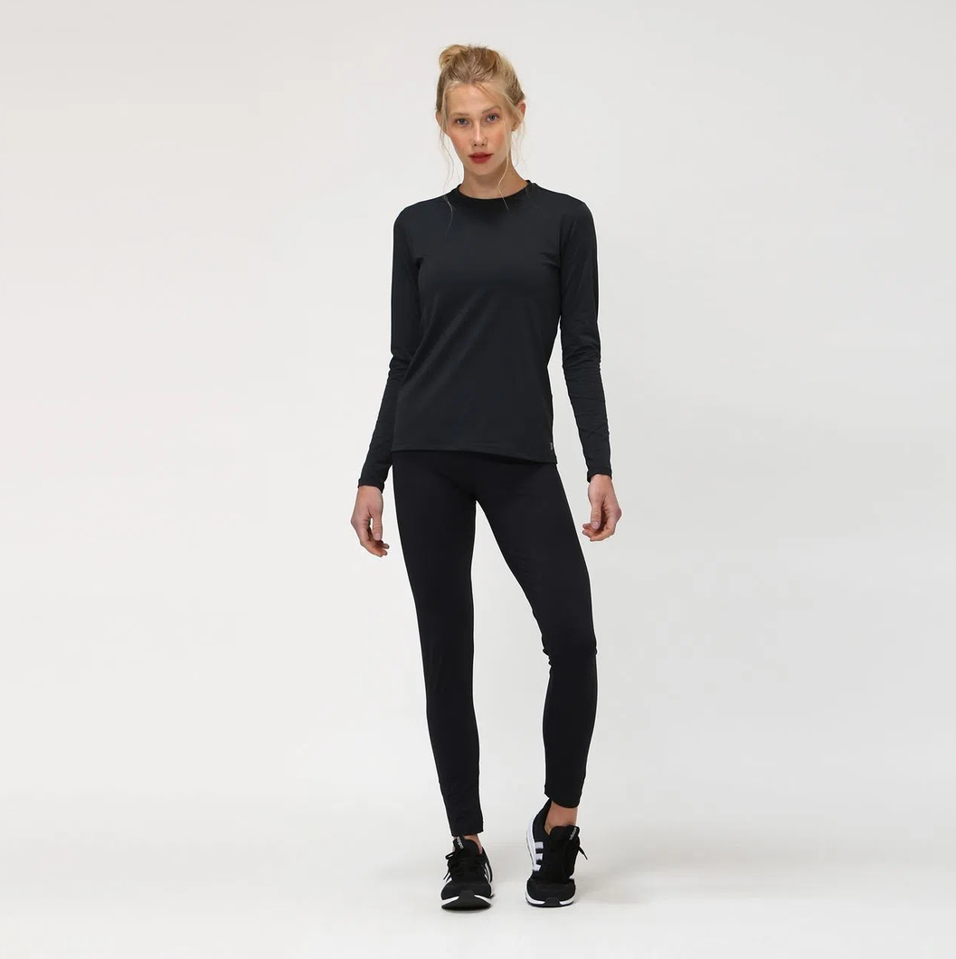 Model Front: Uv Line T-Shirt Uvpro Br Ml Preto Fem